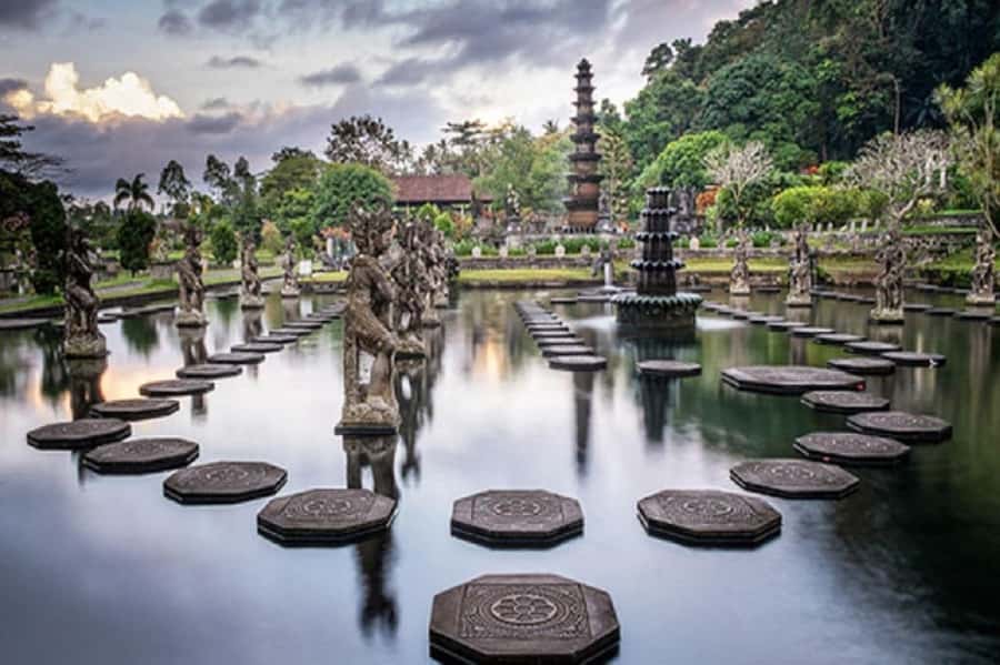 Bali: Lempuyang Temple, Tirta Gangga, Taman Ujung & Beach - The private guide can shape the day