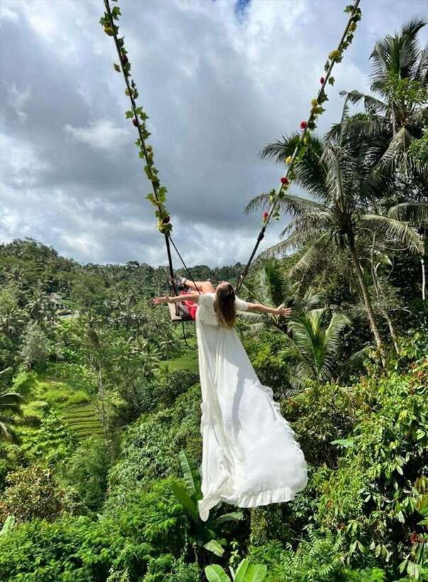 Bali: monkey forest, rice terrace, water temple, waterfall - Monkey Forest: temples among the macaques