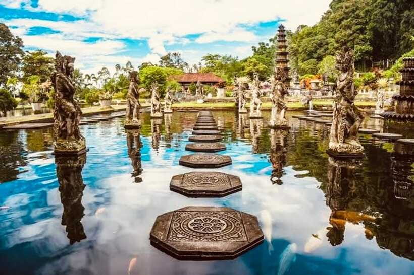 Bali: Private Tour to Lempuyang Temple, Tirta Gangga, and … - The private car, driver, and timing