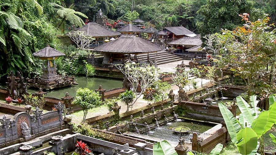 Bali: Sacred Temples and Sunset Private Tour - The guide is the key part of the experience
