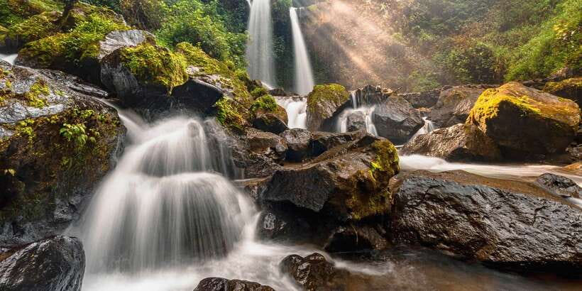 Bali: Secret Garden, Ulun Danu Temple and Waterfall Tour - The early ride toward Ulun Danu Beratan