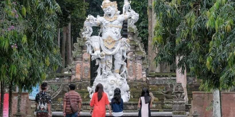Bali Secret Waterfalls with Ulun Danu Beratan Temple Tour - Leke Leke Waterfall, a quiet forest stop
