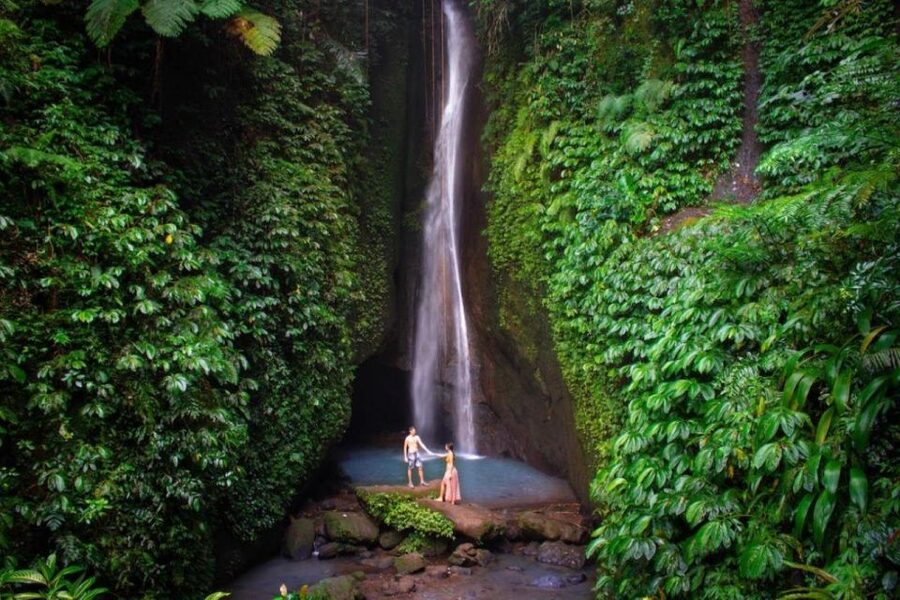 Bali Secret Waterfalls with Ulun Danu Beratan Temple Tour - Ulun Danu Beratan on Lake Beratan