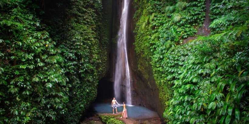Bali Secret Waterfalls with Ulun Danu Beratan Temple Tour - How the private car changes the day