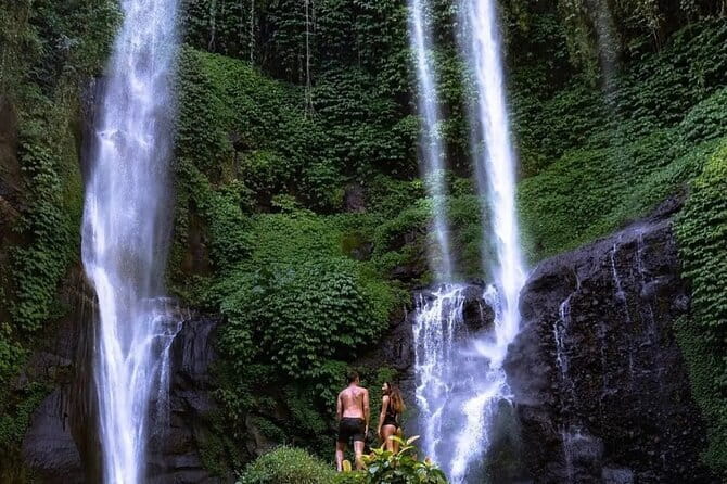 Bali Sekumpul with Fiji Waterfall & Bedugul Temple (Private Tour) - Ulun Danu Bratan Temple beside the lake