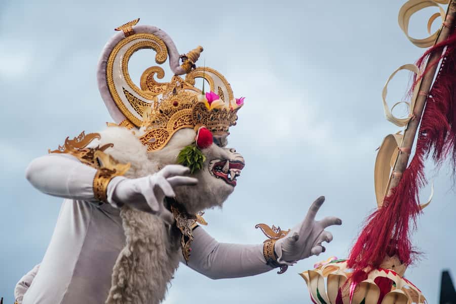 Bali: Skip-the-line Uluwatu Temple and Kecak Fire Dance Tour - The monkey problem is real