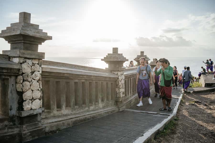 Bali: Skip-the-line Uluwatu Temple and Kecak Fire Dance Tour - How the guide affects the experience