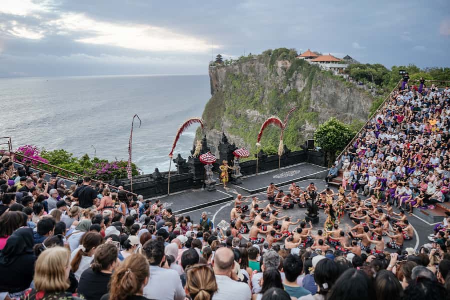 Bali: Skip-the-line Uluwatu Temple and Kecak Fire Dance Tour - The ride to Bali’s southern cliffs