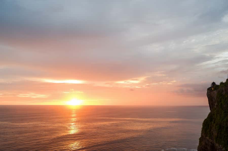 Bali Sunset: Uluwatu Temple, Kecak Dance and Jimbaran Bay - Practical tips for a smoother visit
