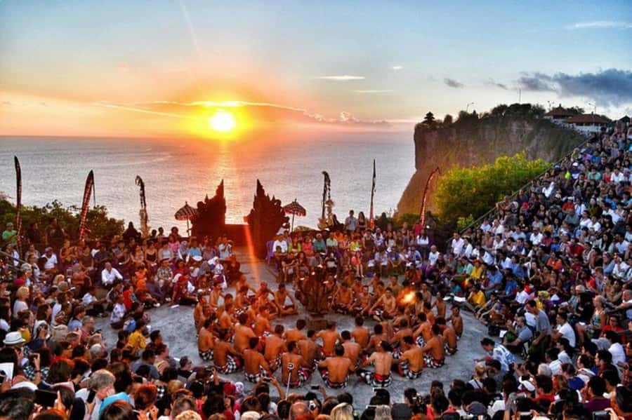 Bali: Sunset Uluwatu Temple & Kecak Fire Dance Private Tour - Why Uluwatu works so well at sunset