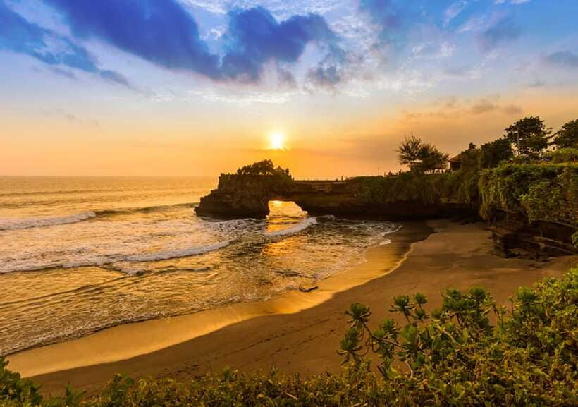 Bali: Taman Ayun and Tanah Lot Temple Sunset Tour - Who should book this temple tour?