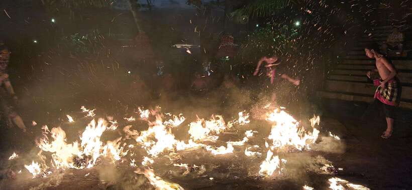 Bali: Tanah Lot Temple Sunset Kecak & Fire Dance Show Ticket - Who should book the Tanah Lot Kecak show