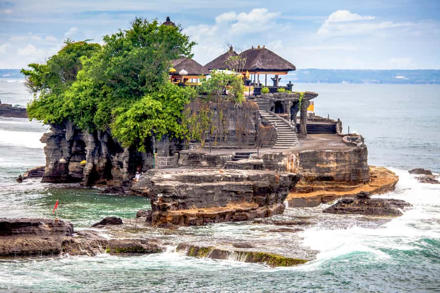 Bali: Ubud, Tegalalang, and Tanah Lot Temple Day Trip - Monkey Forest: temples beneath old trees