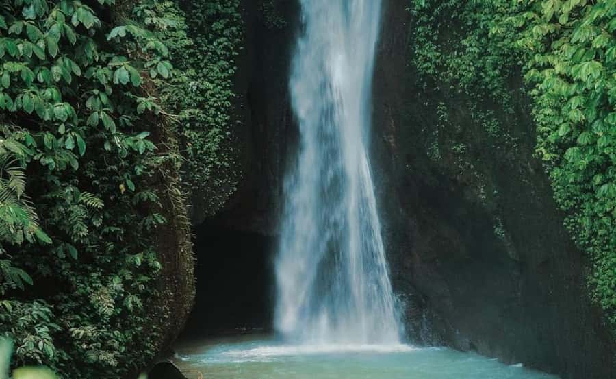 Bali : Ulun Danu Beratan Temple and UNESCO Rice Terrace Tour - Leke-Leke Waterfall starts the day quietly