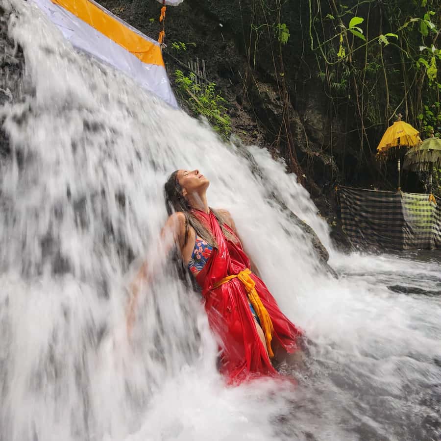 Balinese Purification at holy water temple with Local - The 8:00 am departure from Ubud
