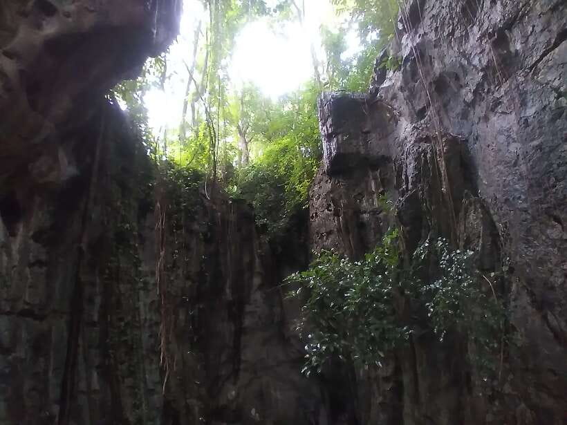 Bamboo train. Phnom Sampove cave. Bat cave and Banan Temple - Why this nine-hour Battambang day works