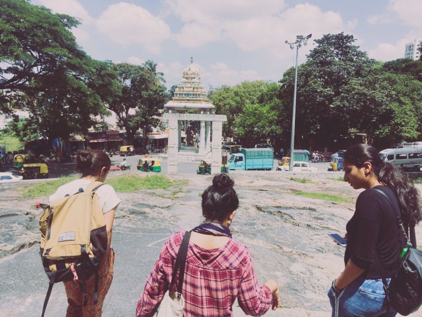 Bangalore: Basavanagudi Walking Tour with Bull Temple - Meeting the great bull at the 16th-century temple