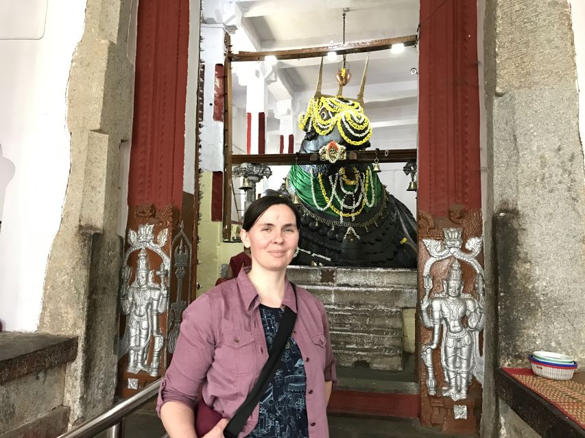 Bangalore: Basavanagudi Walking Tour with Bull Temple - Starting with dosas and coffee at Vidyarthi Bhavan