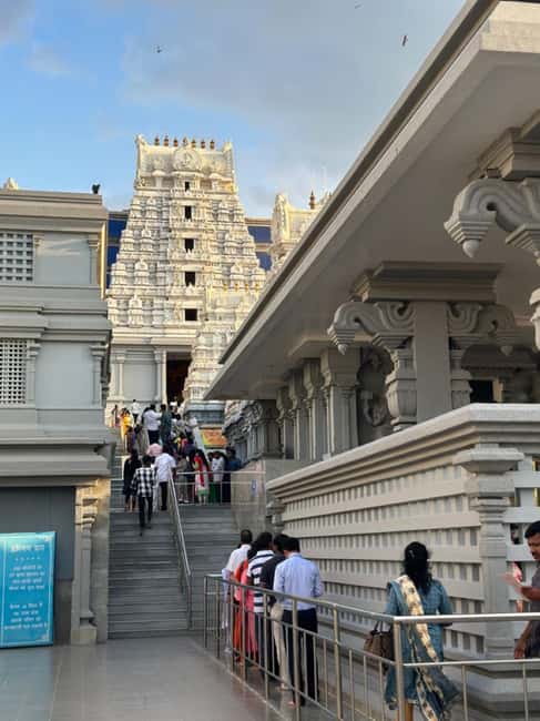 Bangalore City Tour: Walking, Palace & Temples - ISKCON Temple and the pace of religious stops
