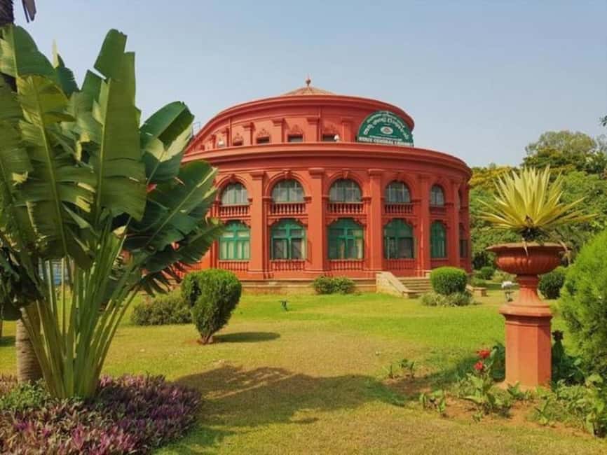 Bangalore City Tour: Walking, Palace & Temples - KR Market and the question of authentic local life