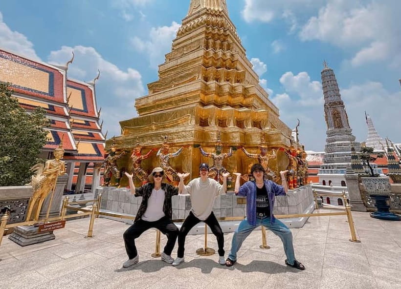 Bangkok: 2 Hours Grand Palace & Wat Pho Private Tour - A quick stop at Tha Tian Pier
