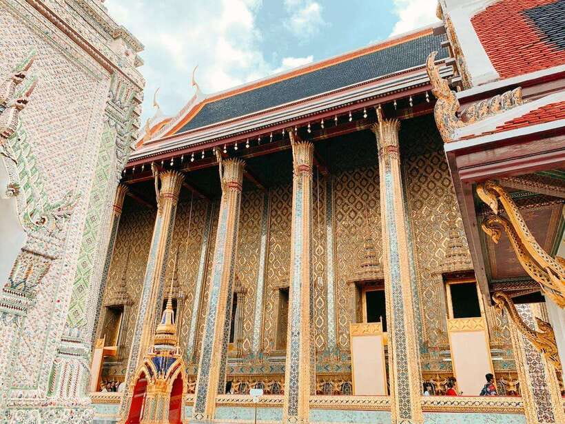 Bangkok: 2 Hours Grand Palace & Wat Pho Private Tour - Seeing the Reclining Buddha at Wat Pho