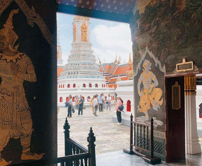 Bangkok: 2 Hours Grand Palace & Wat Pho Private Tour - Price, admission fees, and what you receive