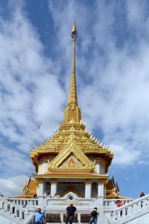 Bangkok: 2 Temple Tour (Golden Buddha + Marble Temple) - What the guide adds to the morning