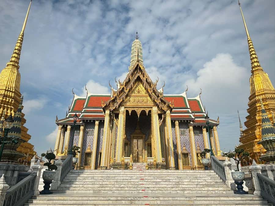Bangkok 3-Major Royal Temples Walking Tour - Wat Pho and the 46-meter Reclining Buddha