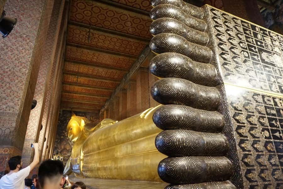 Bangkok 3-Major Royal Temples Walking Tour - Crossing the Chao Phraya to Wat Arun