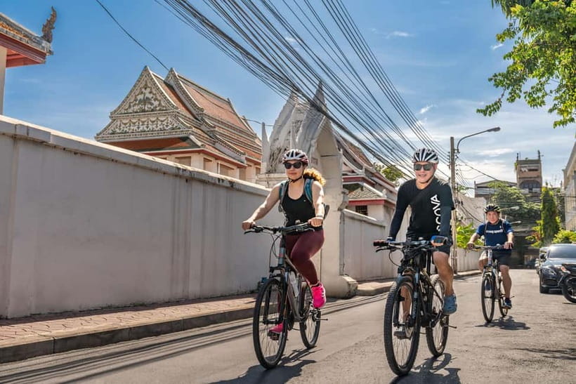Bangkok: Backstreets and Historic Temples Bike Tour - What to wear and what to bring