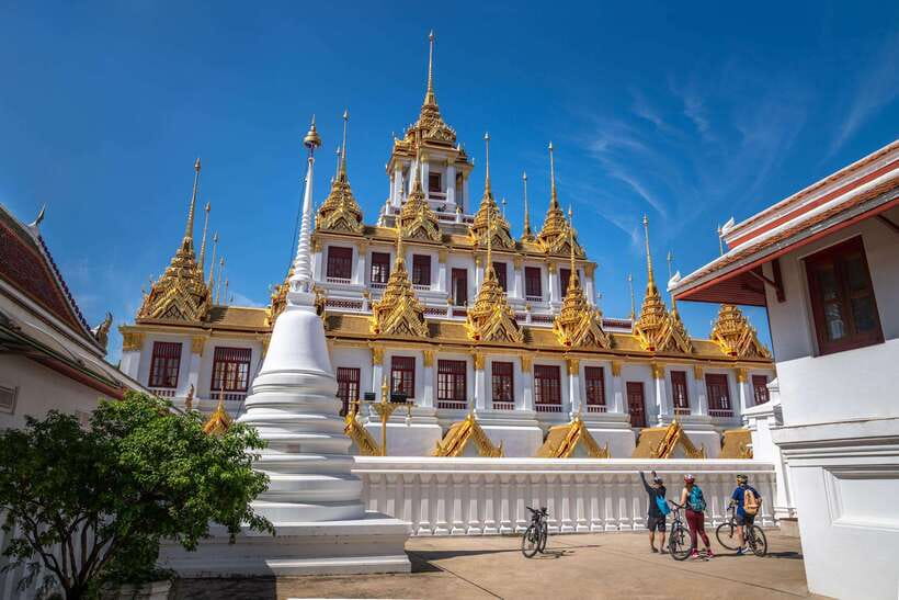 Bangkok: Backstreets and Historic Temples Bike Tour - Markets, Buddha images, and the Giant Swing