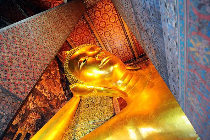 Bangkok Best Two Temples Emerald & Reclining Buddha + GrandPalace - Wat Pho and the famous reclining Buddha