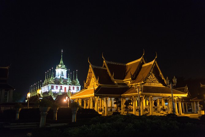 Bangkok by Night: Temples, Markets and Food Tuk-Tuk Tour - The Giant Swing is a short but useful stop