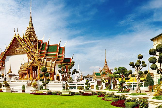 Bangkok: City Highlights Temple and Market Walking Tour - From River City to Bangkok’s old markets