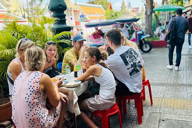 Bangkok Day Tour: Food, Temple & Tuk-Tuk - A local temple before the major sights
