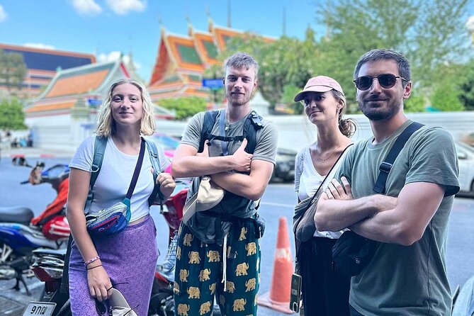 Bangkok Day Tour: Food, Temple & Tuk-Tuk - Talat Noi’s painted lanes and old shophouses