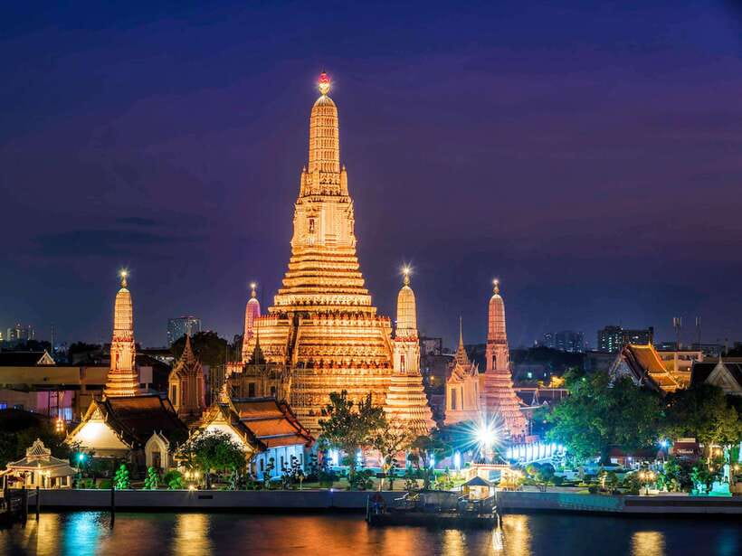 Bangkok: Evening Tour with Wat Arun, Wat Pho & Tuk Tuk Ride - Why an evening tour works well in Bangkok