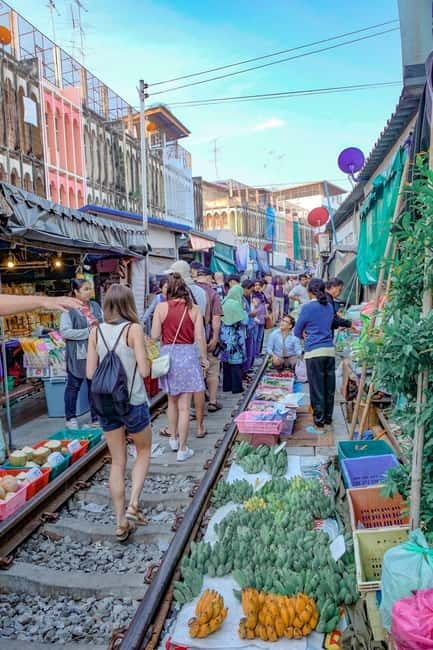 Bangkok: Famous Markets and Dragon Temple Guided Day Tour - Should you book it?