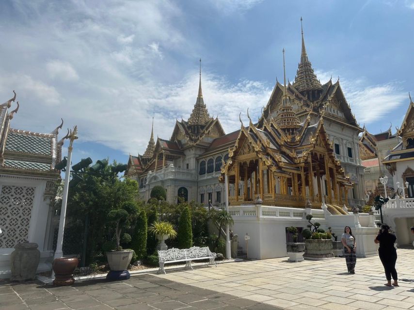 Bangkok: Grand palace and Iconic temple Half-Day Private - Dress, heat, and temple manners