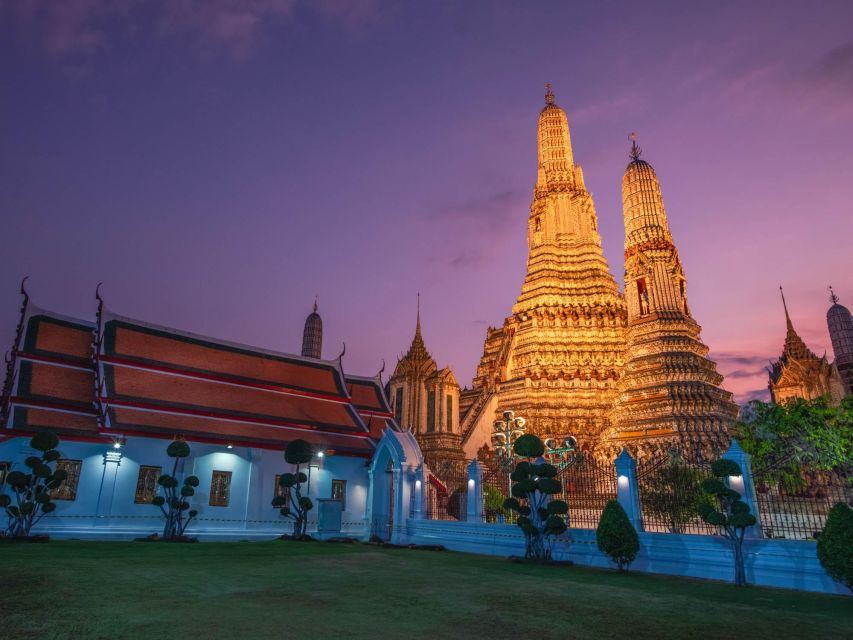 Bangkok: Grand Palace and Wat Arun Guided Walking Tour - Wat Phra Kaew and the Emerald Buddha