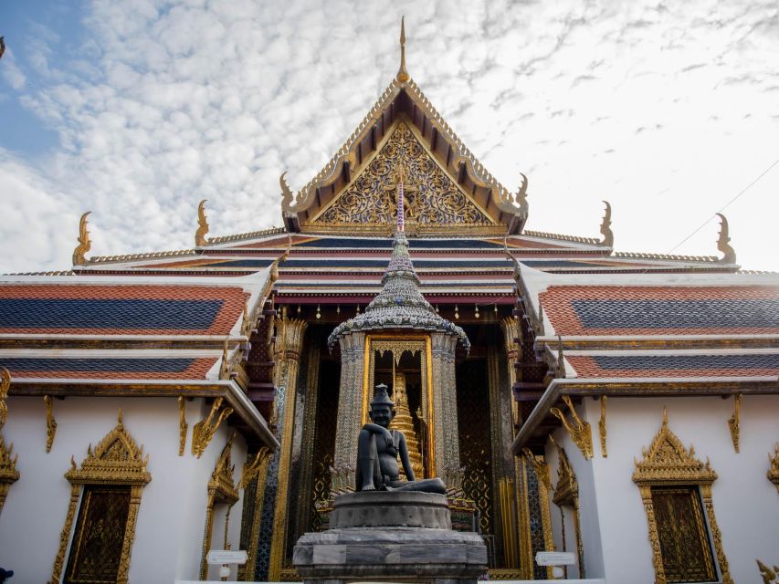 Bangkok: Grand Palace and Wat Arun Guided Walking Tour - Wat Arun’s mosaic-covered prang