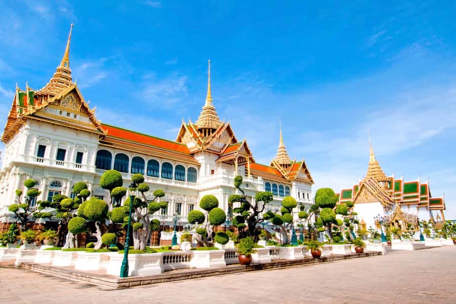 Bangkok: Grand Palace, Wat Arun & Giant Buddha Iconic Tour - A 30-minute river boat ride