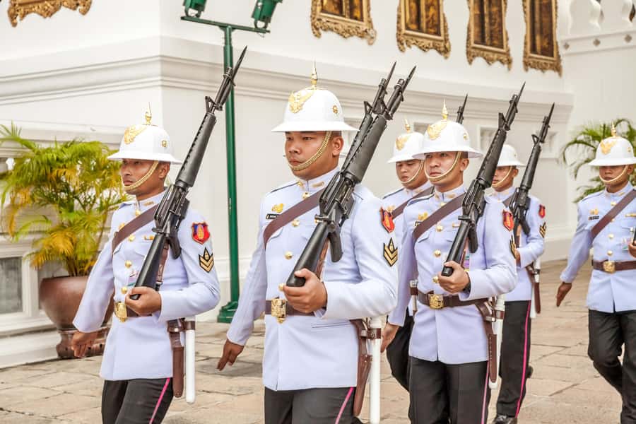 Bangkok: Grand Palace, Wat Pho, and Wat Arun Private Tour - A guide makes the difference here