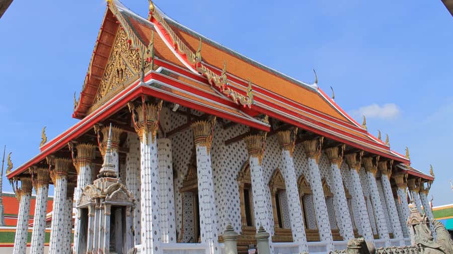 Bangkok: Grand Palace & Wat Pho Half-Day Private Tour - Wat Pho and the giant Reclining Buddha