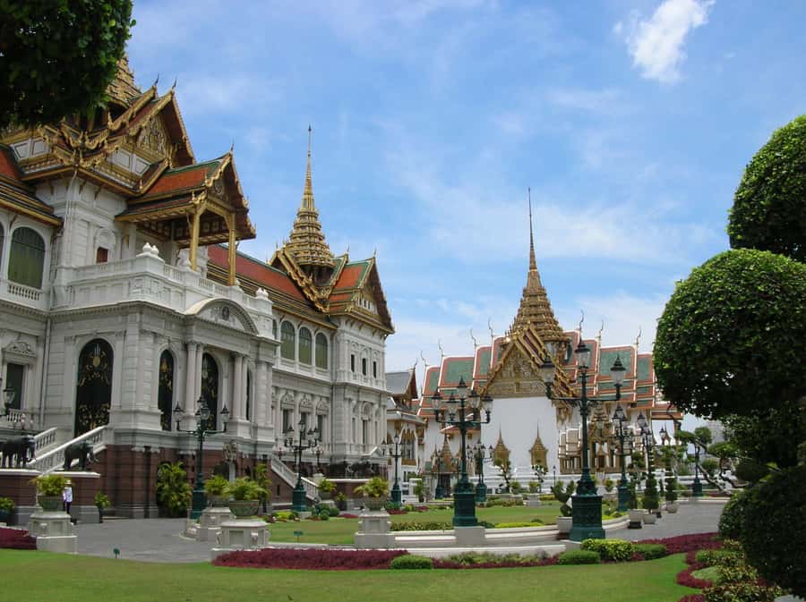 Bangkok: Grand Palace & Wat Pho Half-Day Private Tour - A guide makes the difference