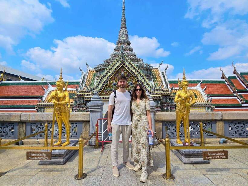 Bangkok: Grand Palace, Wat Pho, Wat Arun and Wat Sa Ket Tour - Lunch as a needed pause