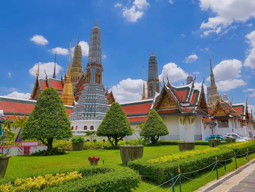 Bangkok: Grand Palace, Wat Pho, Wat Arun Sacred & Local Tour - Key points to know