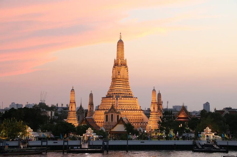 Bangkok: Grand Palace, Wat Pho & Wat Arun Tour in Italian - What the Italian guiding adds