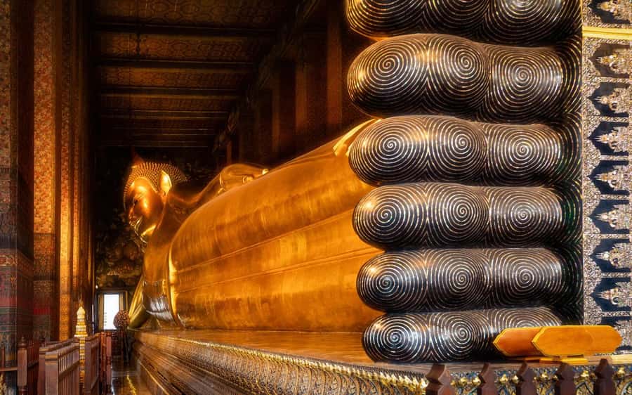 Bangkok: Grand Palace, Wat Pho, & Wat Arun Walking Tour - Wat Pho and the giant reclining Buddha